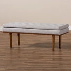 Gepolsterte Mid-Century-moderne Sitzbank mit konischen Beinen